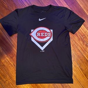 Black Cincinnati reds Nike t-shirt